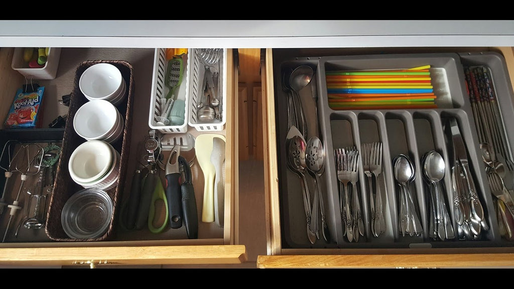 The well organized kitchen! I signed up for "The 52 Week Challenge" at Home Solutions 101, where each week there is a different cleaning and organizing ...