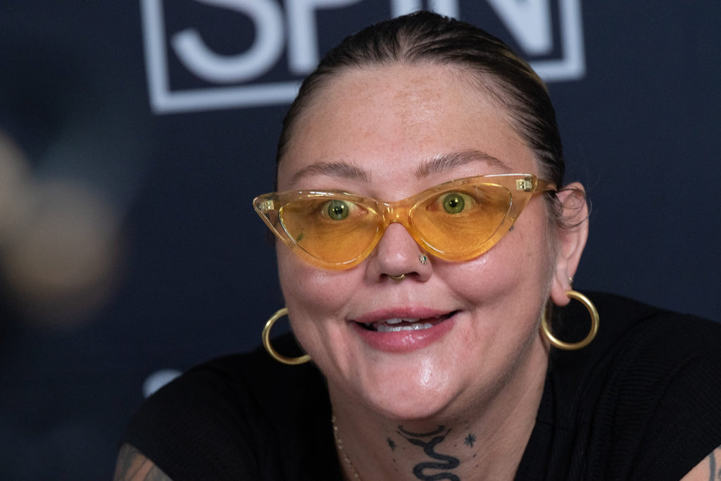 Donkey’s Last Ride: Elle King’s Path to Helping Mothers