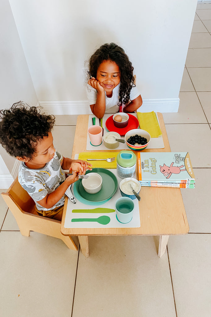 Let’s meet Juli Williams and her Montessori homeschooling family