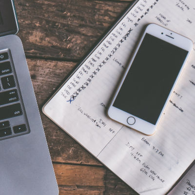 Do organized moms use schedules?