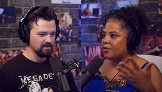 Nation’s Podcast Hosts Suddenly Realize They’re All Just Interviewing Each Other About Each Other’s Podcasts